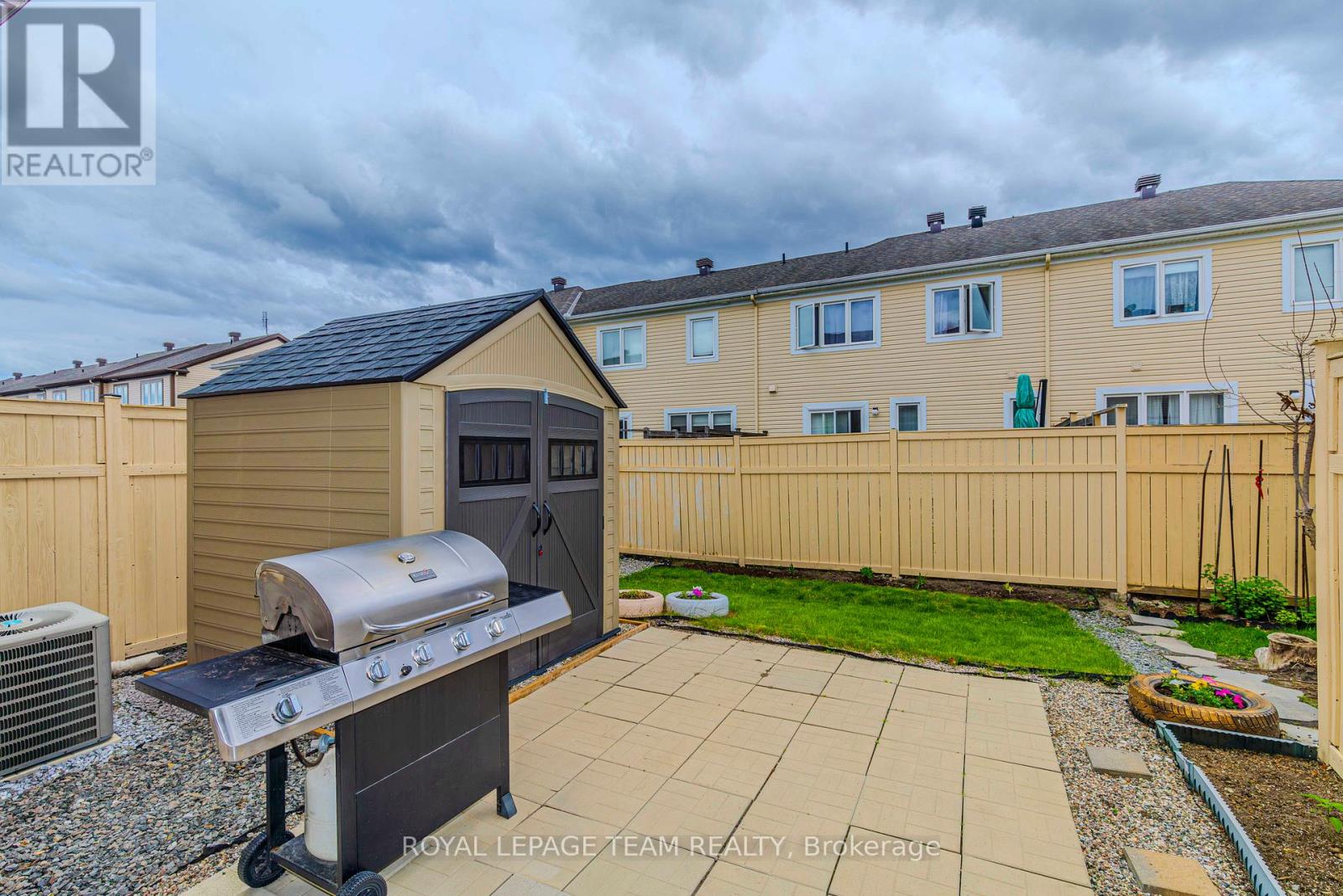 466 Meadowhawk Crescent