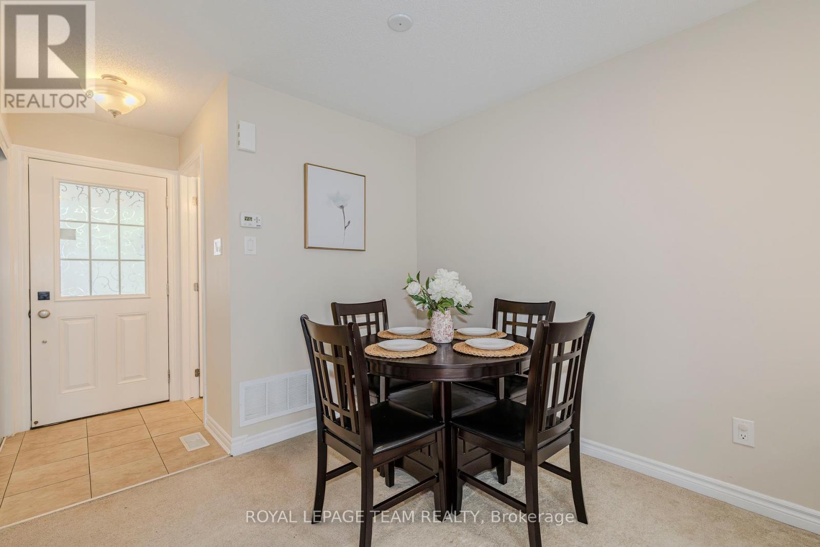 466 Meadowhawk Crescent