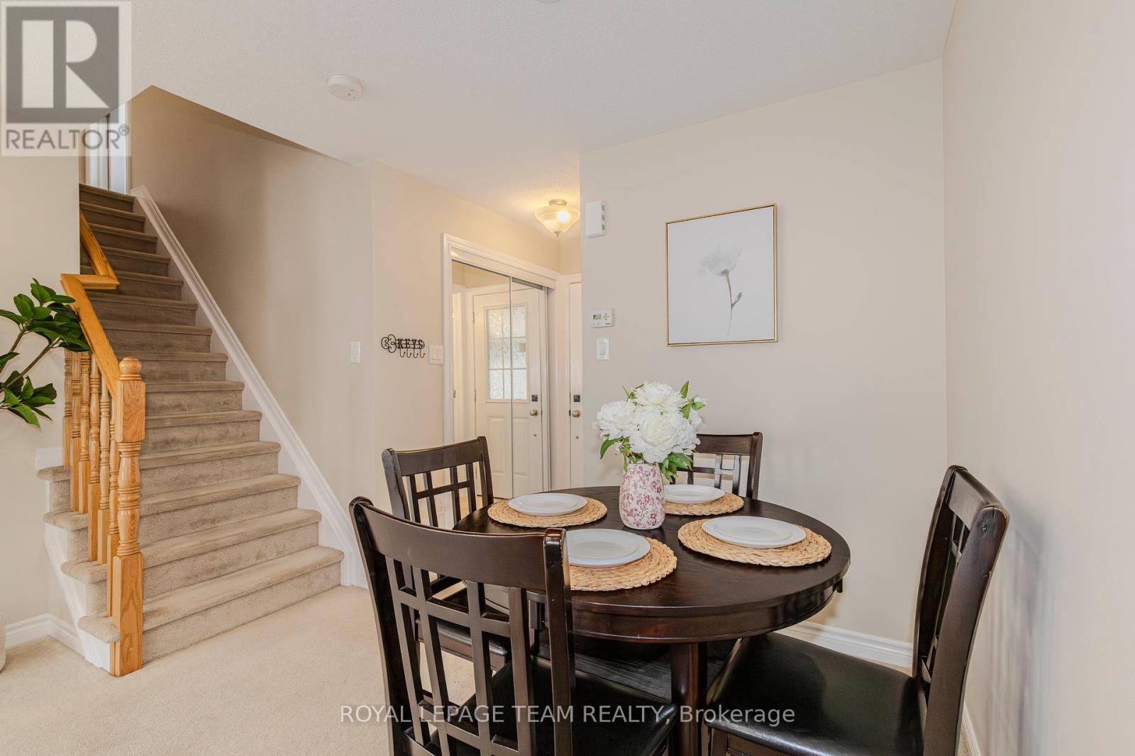 466 Meadowhawk Crescent