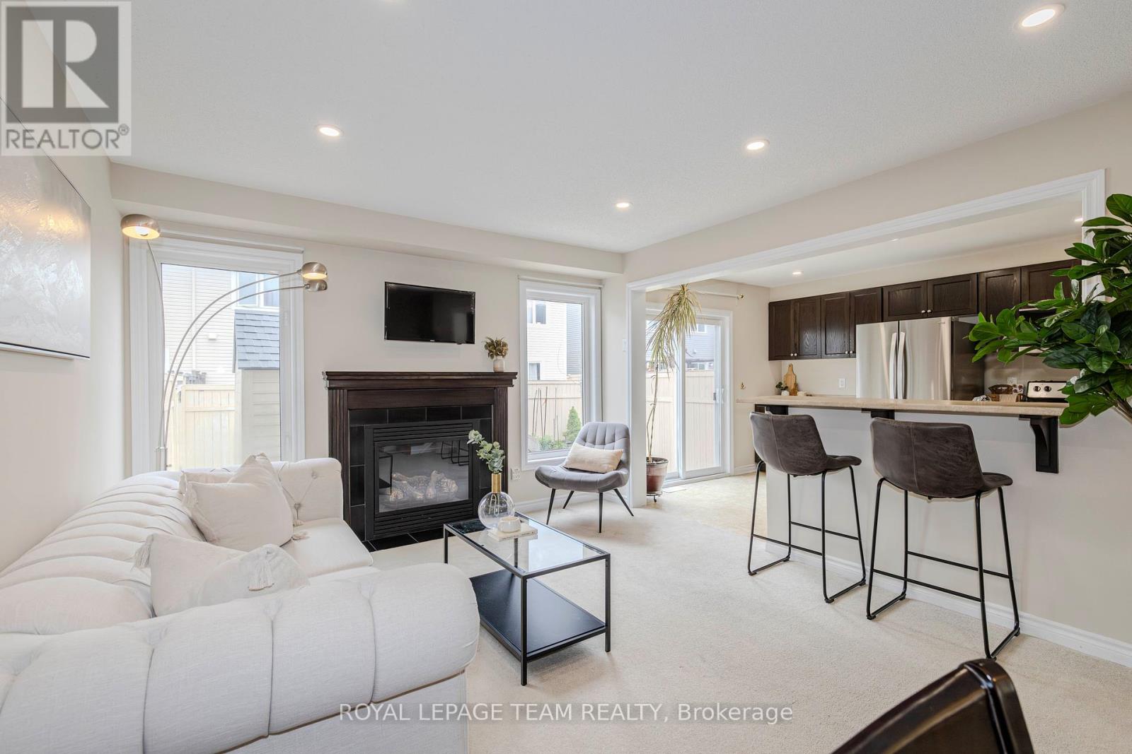 466 Meadowhawk Crescent