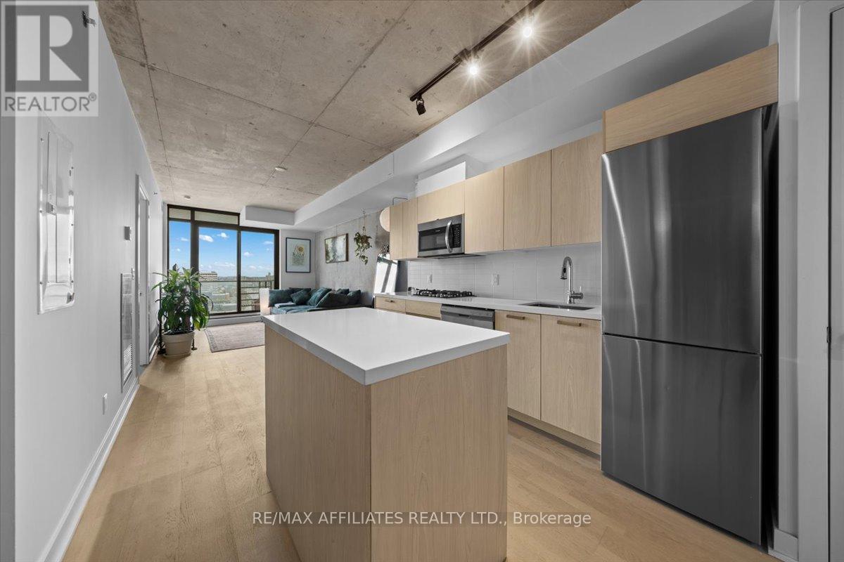 1408 - 203 Catherine Street