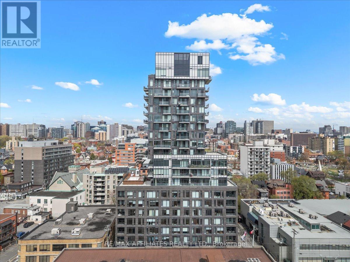 1408 - 203 Catherine Street