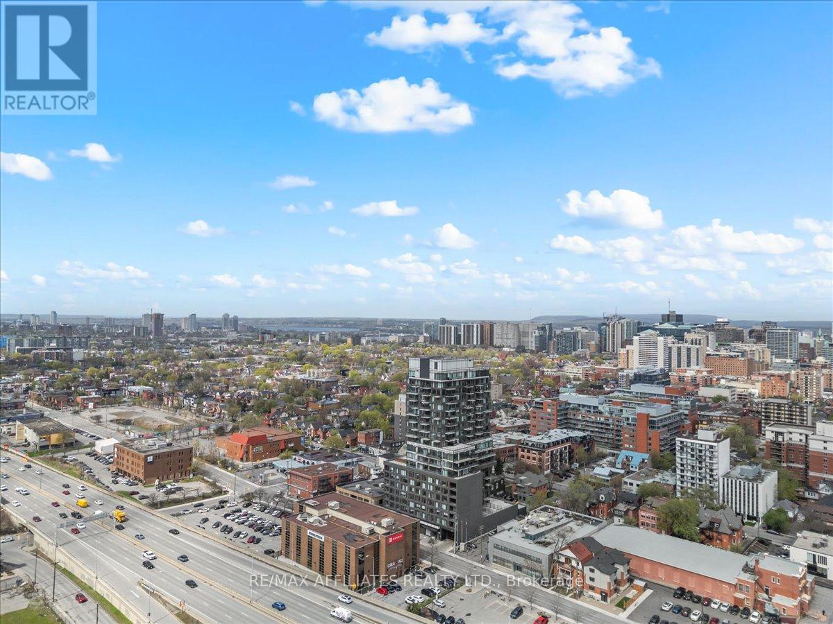 1408 - 203 Catherine Street