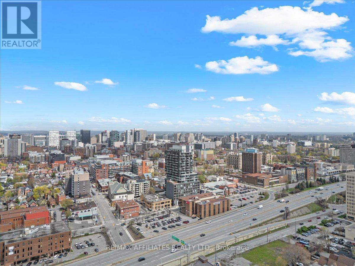 1408 - 203 Catherine Street
