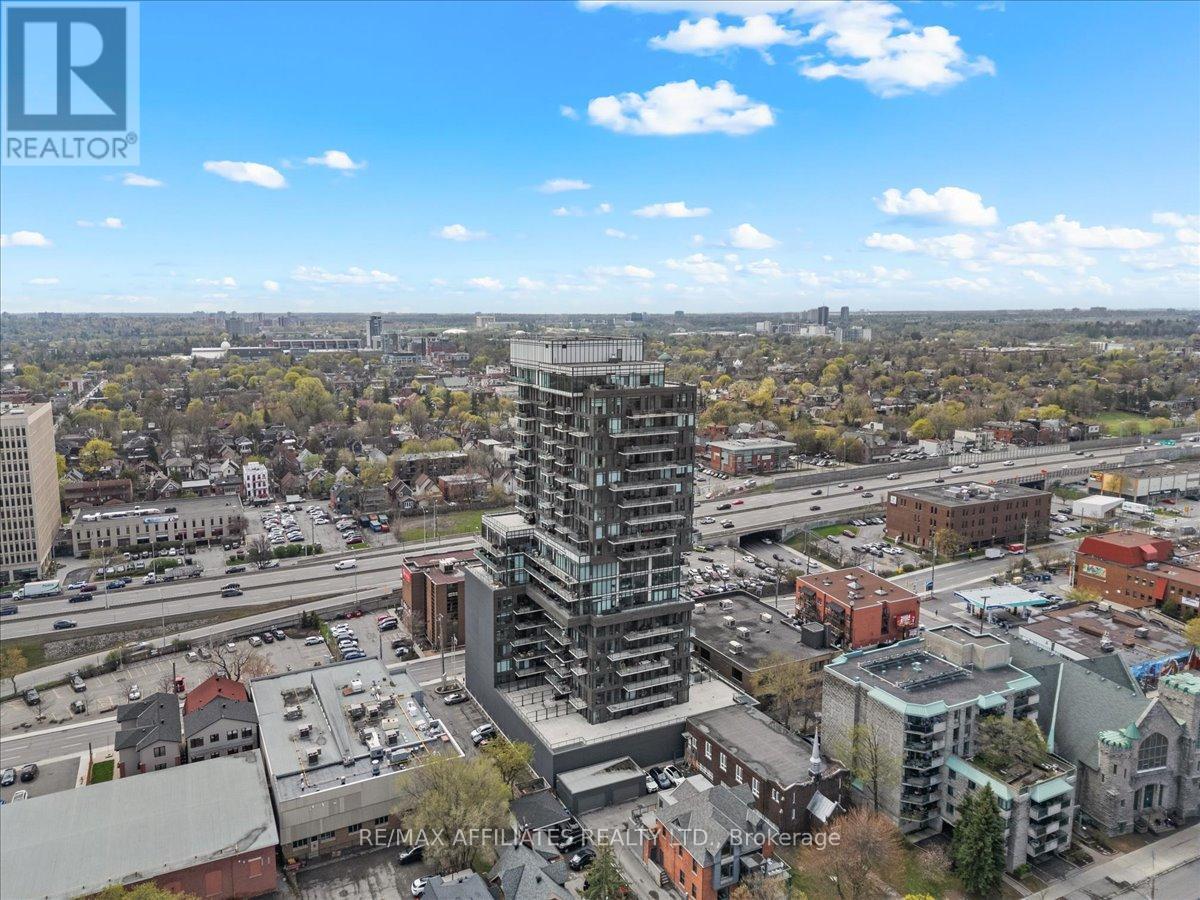 1408 - 203 Catherine Street