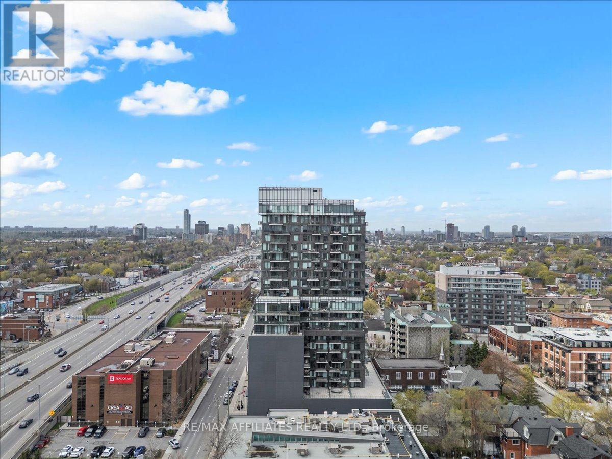 1408 - 203 Catherine Street