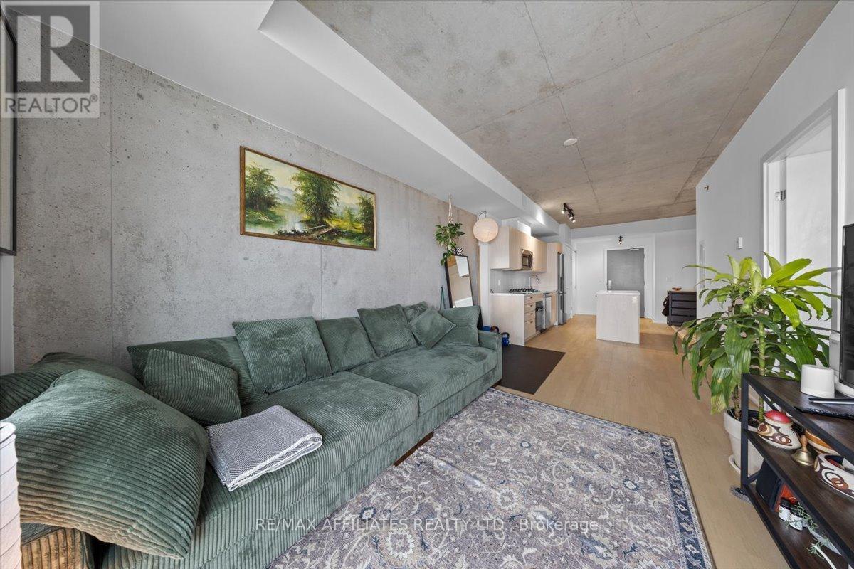 1408 - 203 Catherine Street