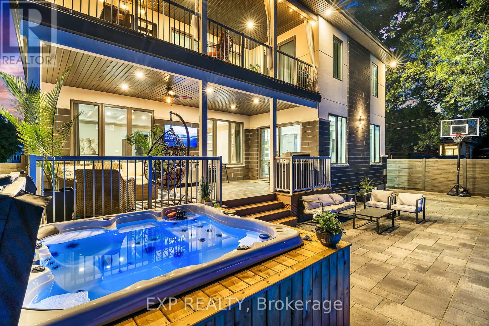 7 Phillip Drive