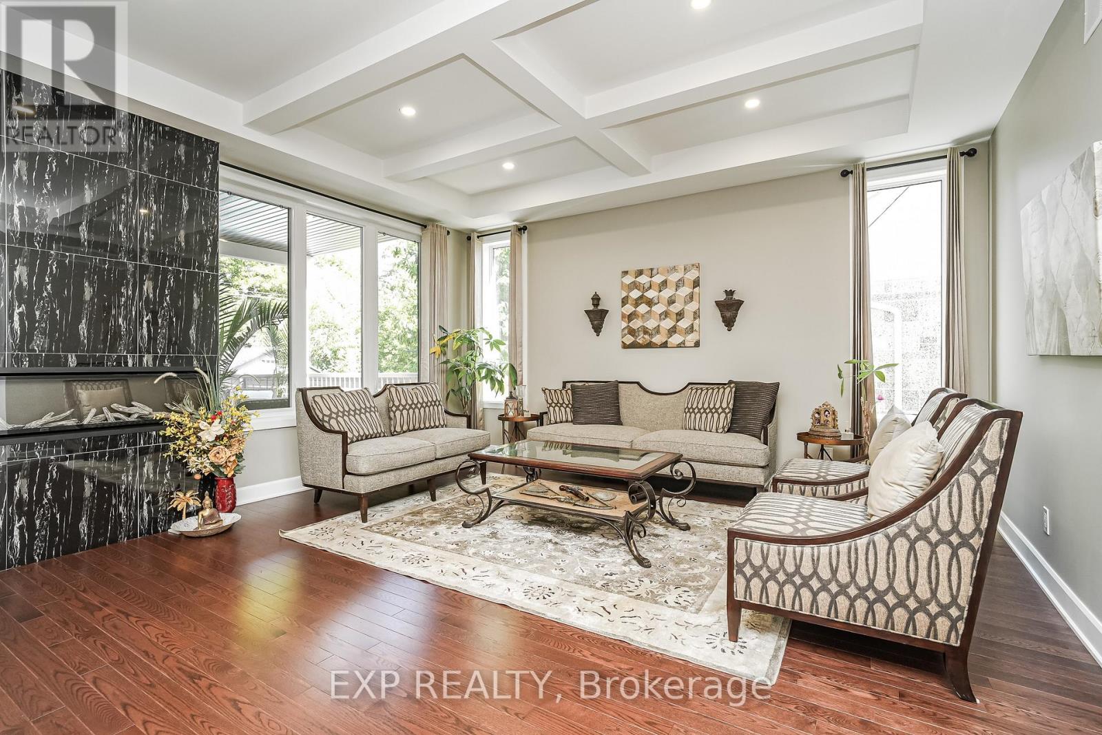 7 Phillip Drive