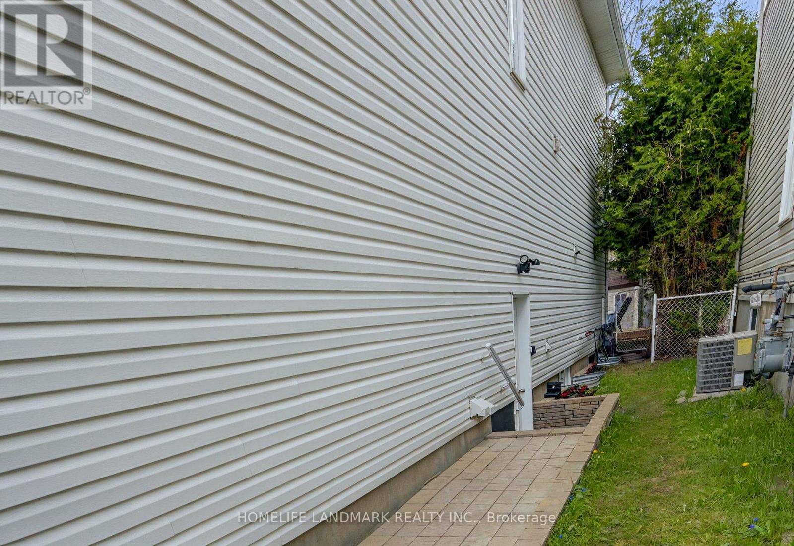 1856 Sunland Drive