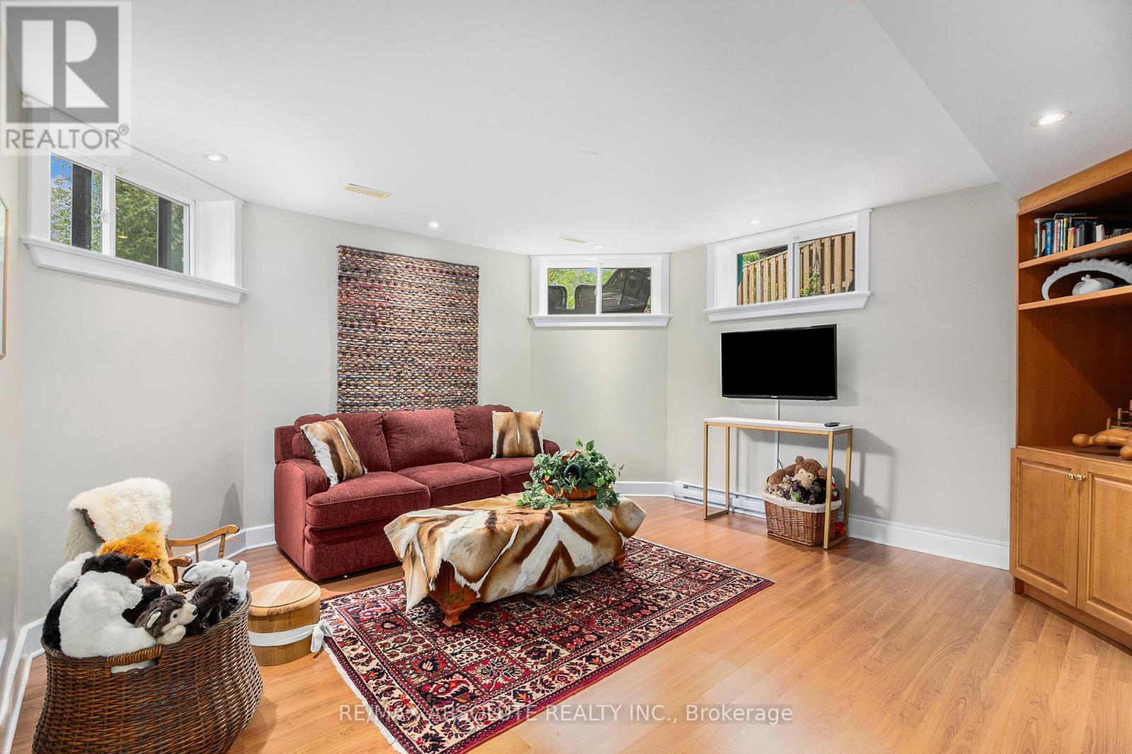 47 Robinson Avenue