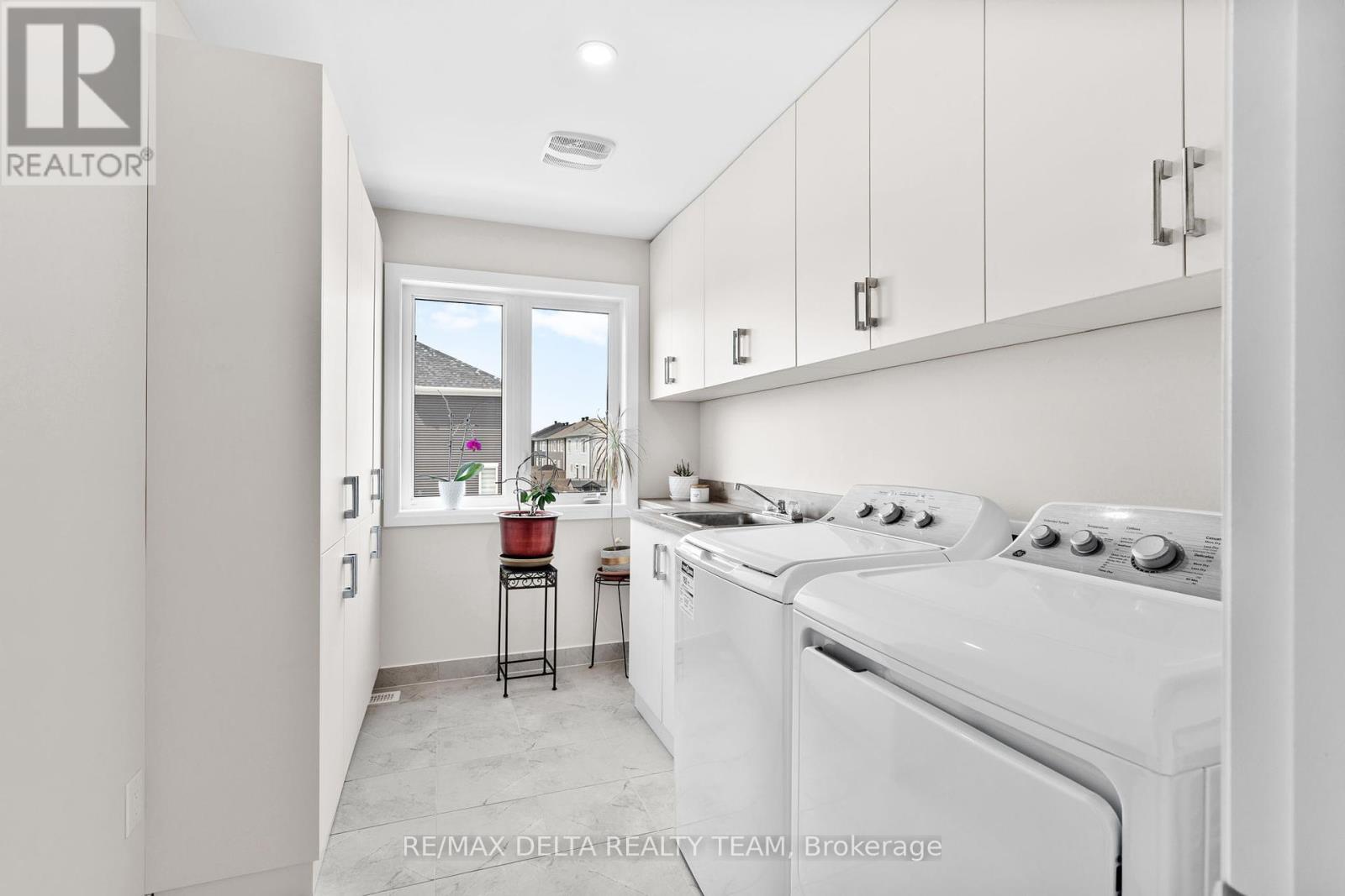 820 Mercier Crescent