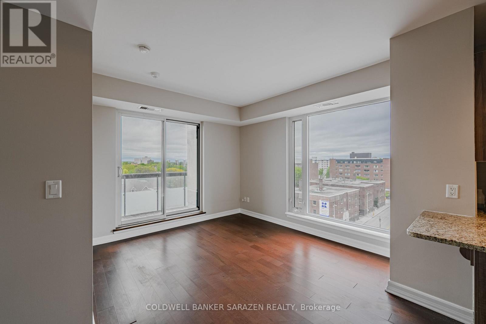 1015 - 238 Besserer Street