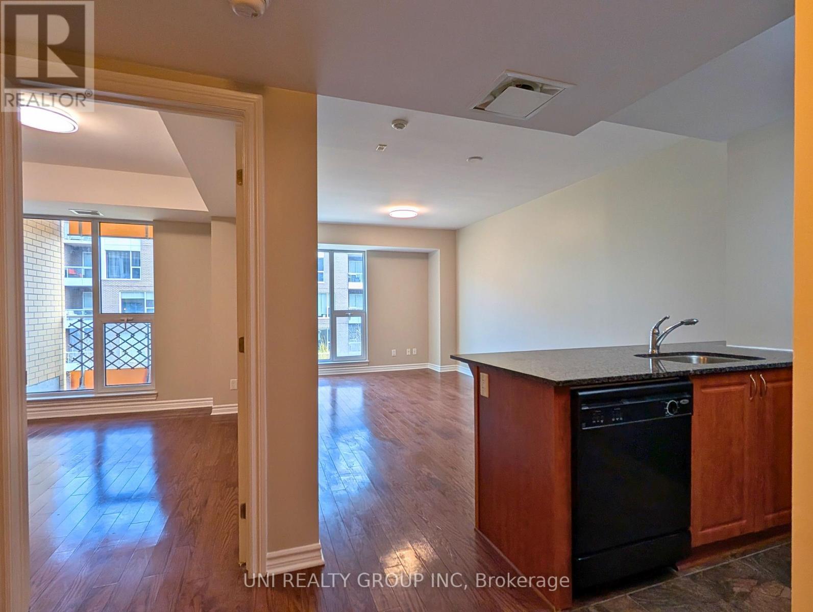 409 - 250 Lett Street