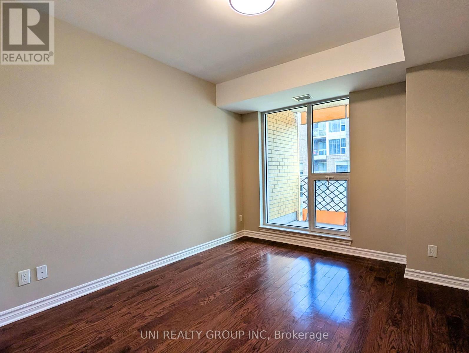 409 - 250 Lett Street