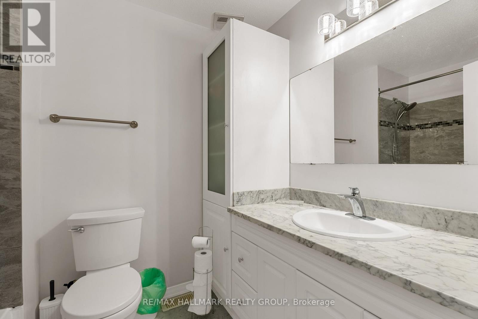 3756 Dunrobin Road