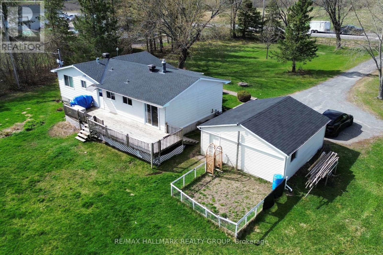 3756 Dunrobin Road