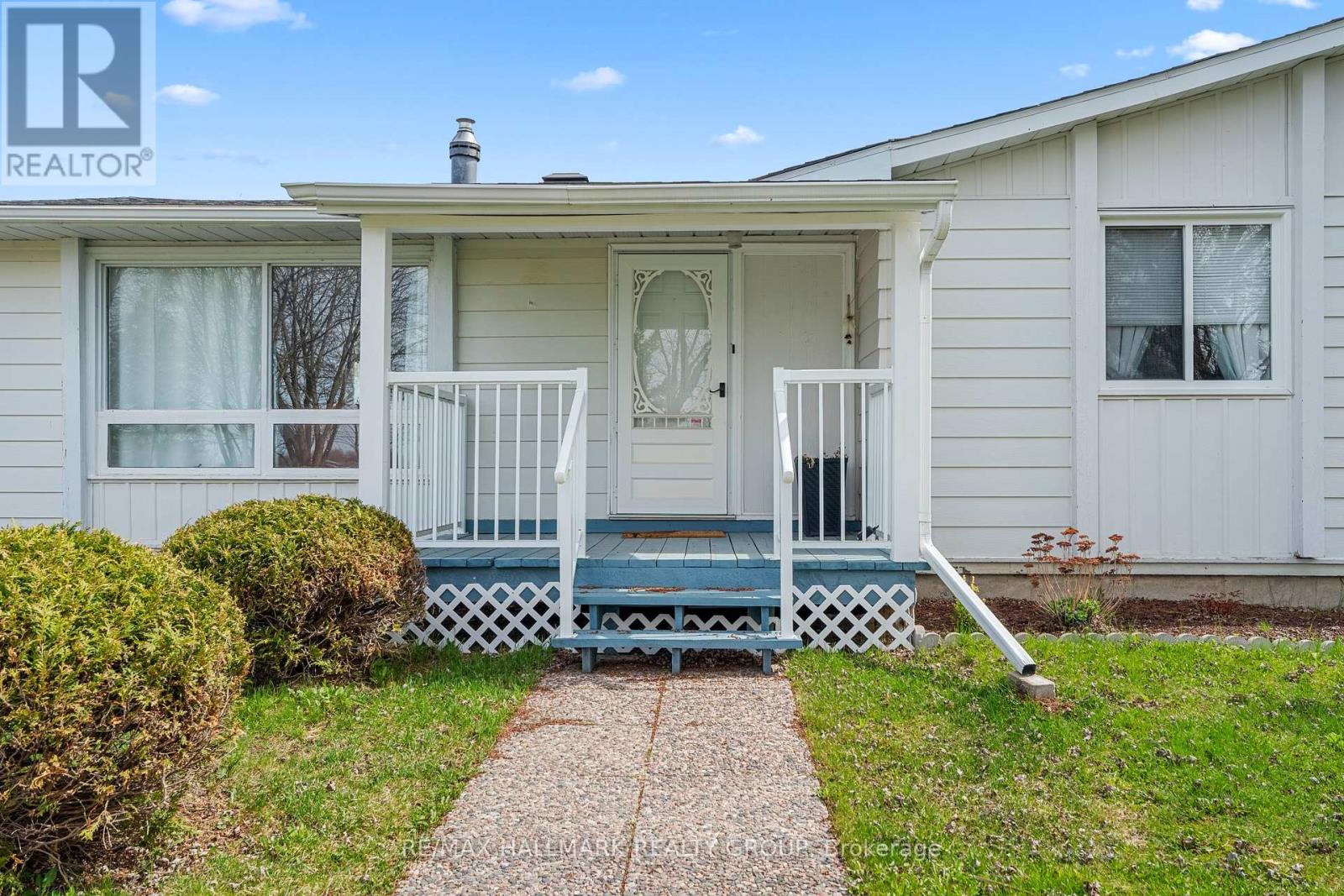 3756 Dunrobin Road