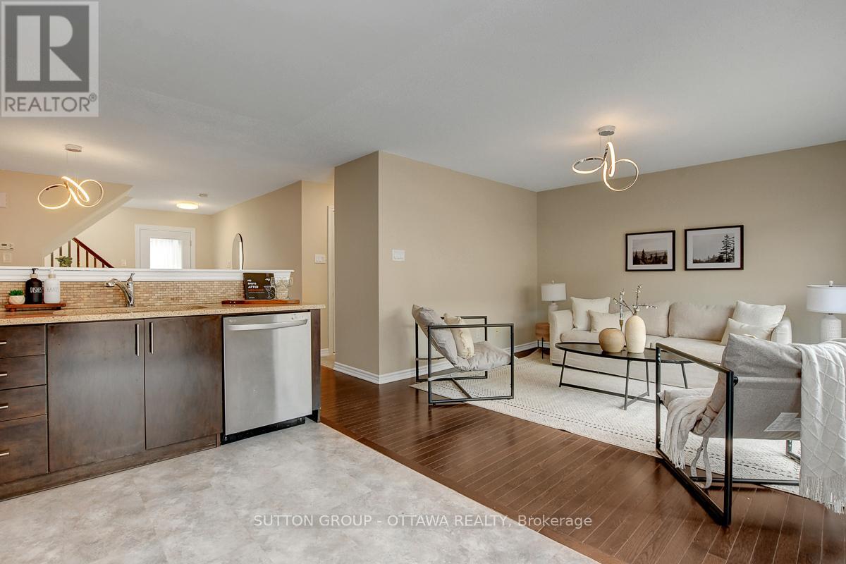 460 Meadowhawk Crescent