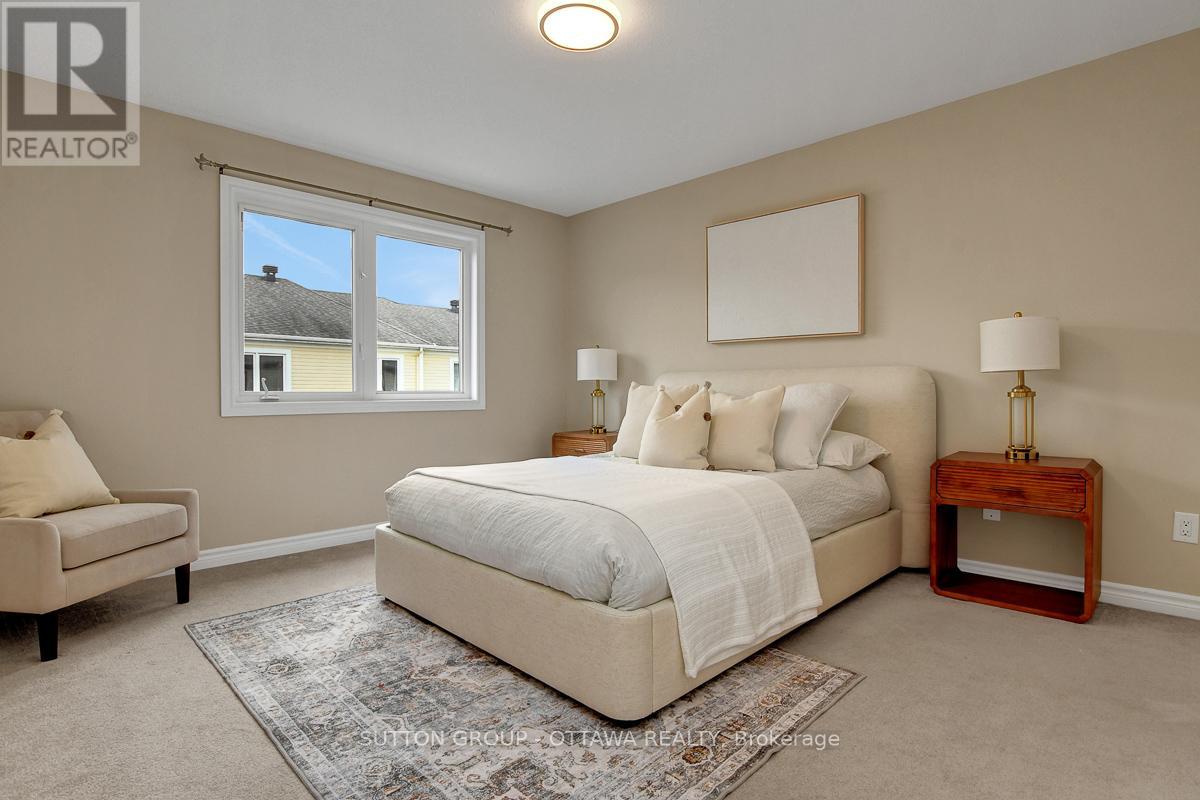 460 Meadowhawk Crescent