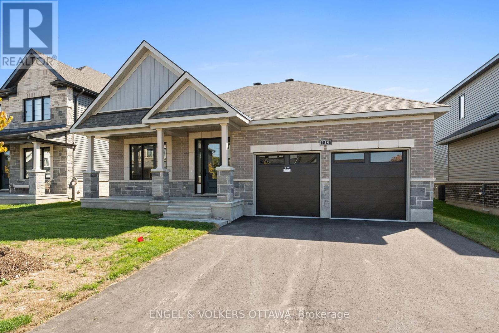 119 D'arleux Place