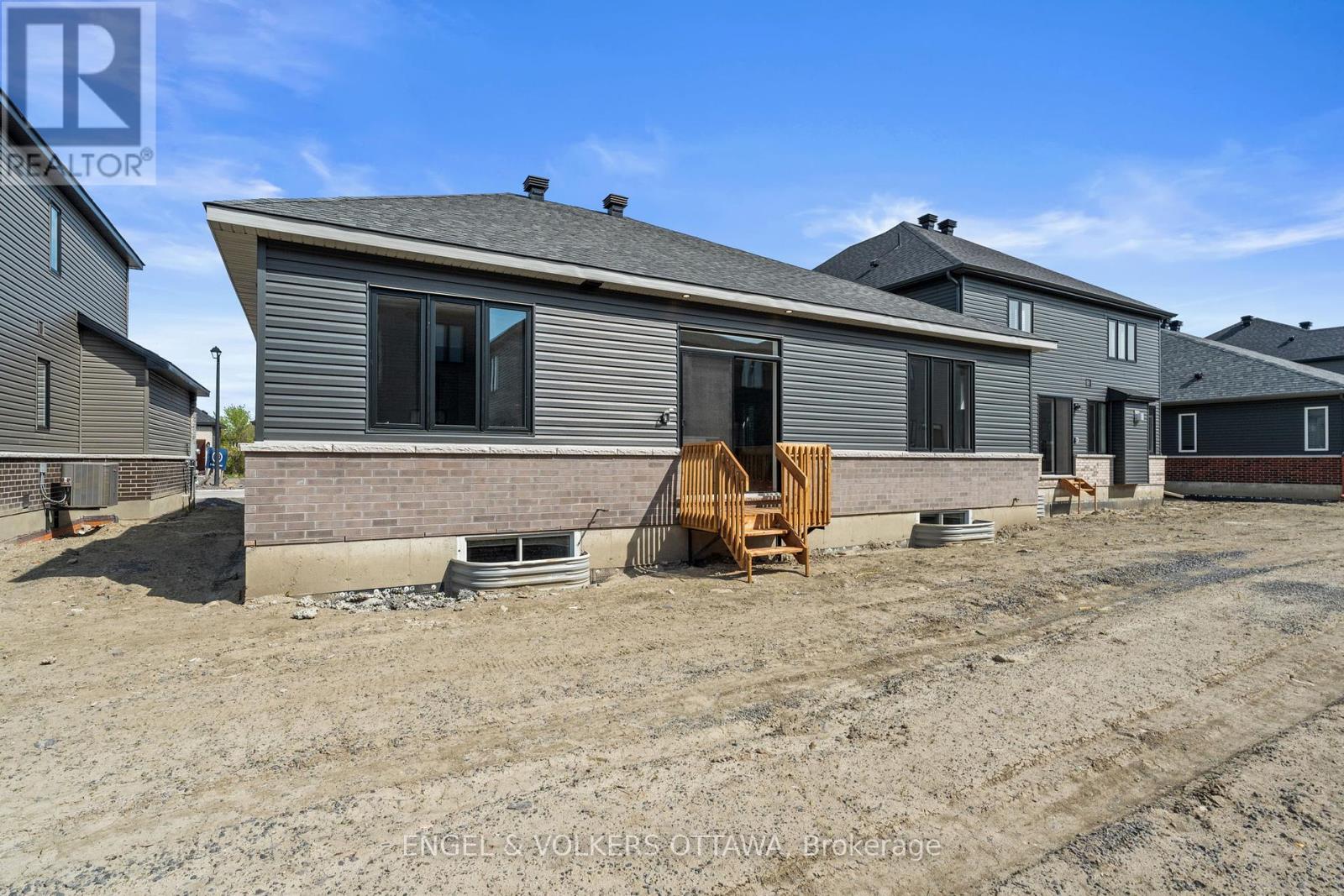119 D'arleux Place