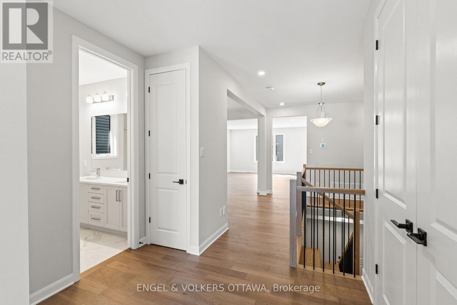 119 D'arleux Place
