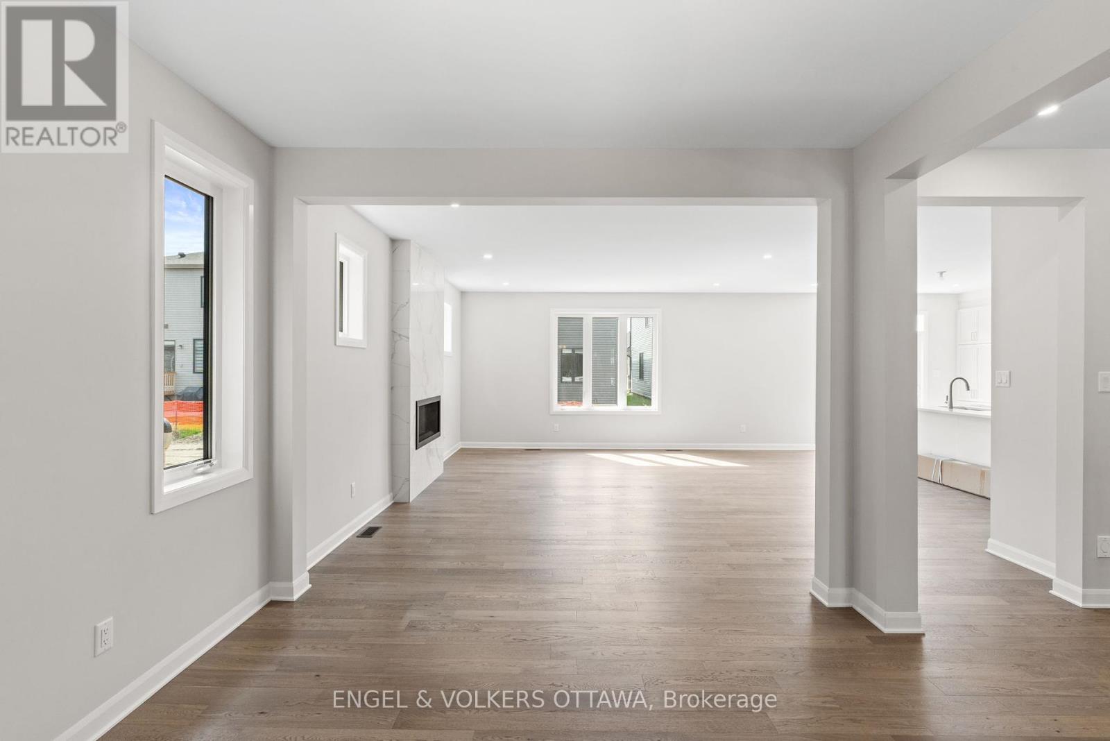 119 D'arleux Place