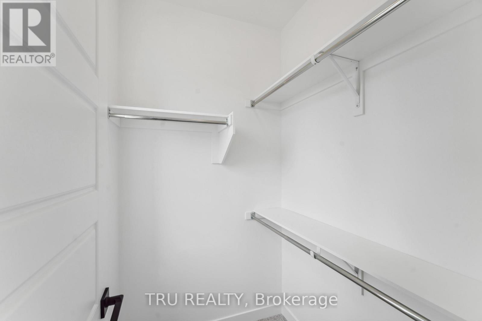 815 Snap Hook Crescent