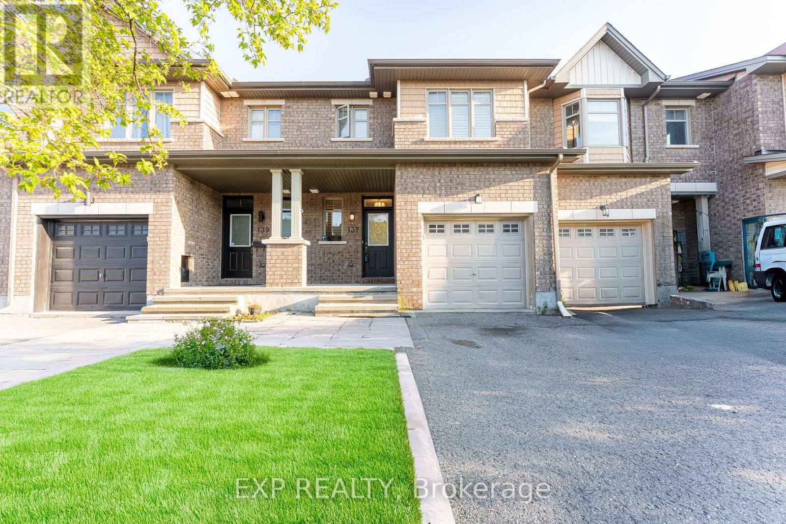137 Hawkeswood Drive