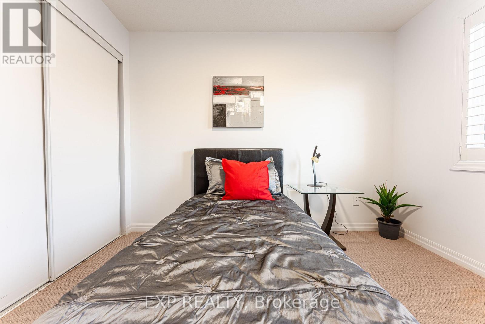 137 Hawkeswood Drive