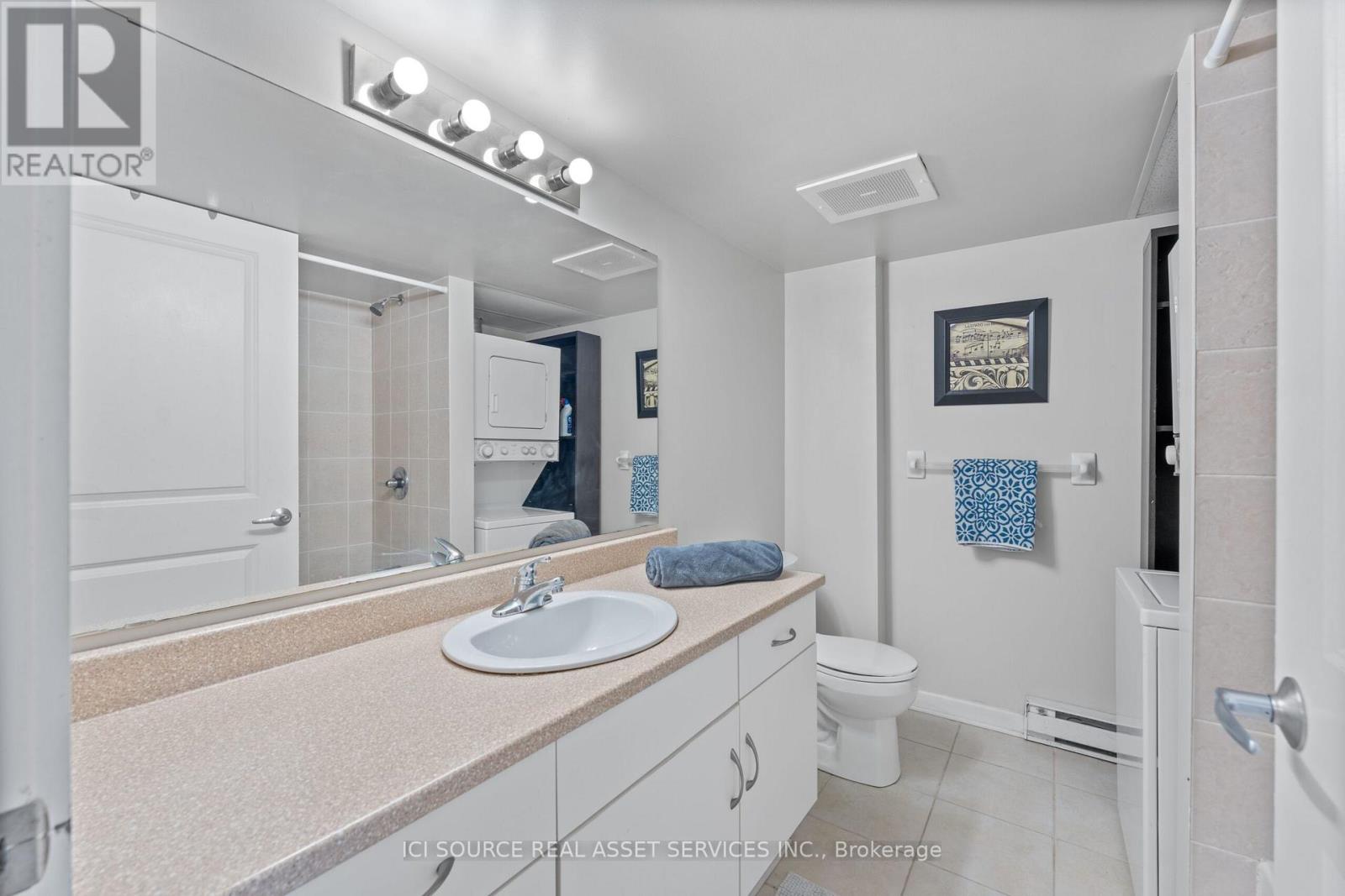 812 - 138 Somerset Street W
