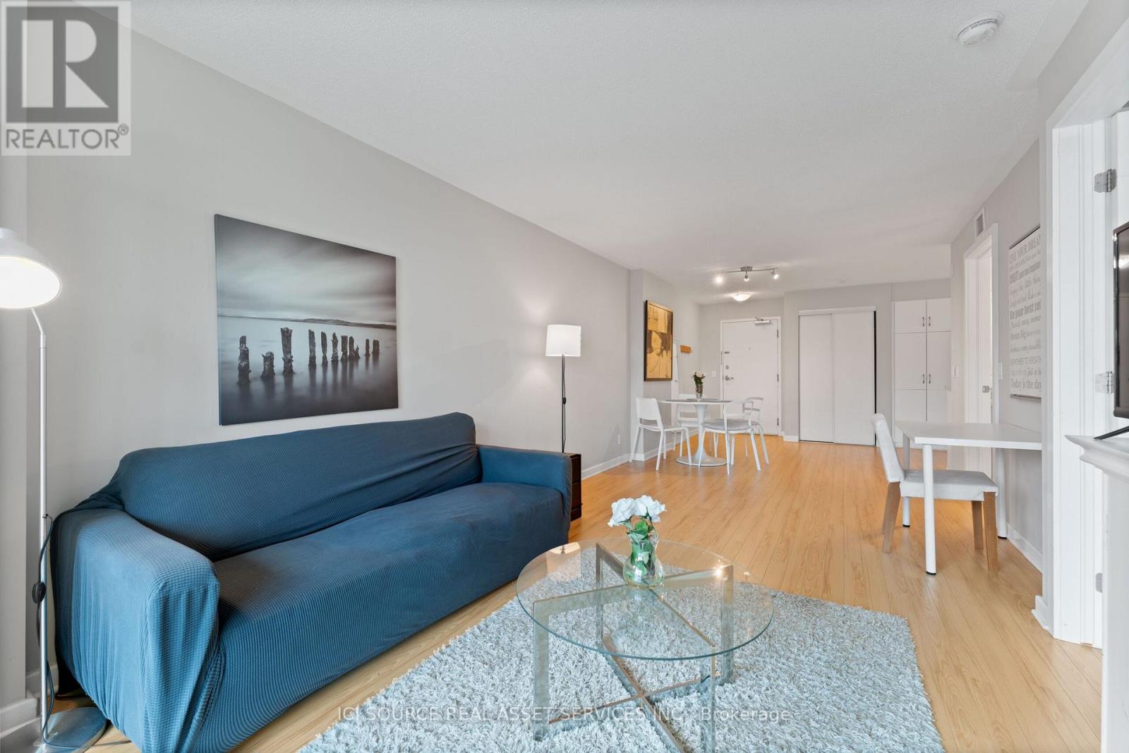 812 - 138 Somerset Street W