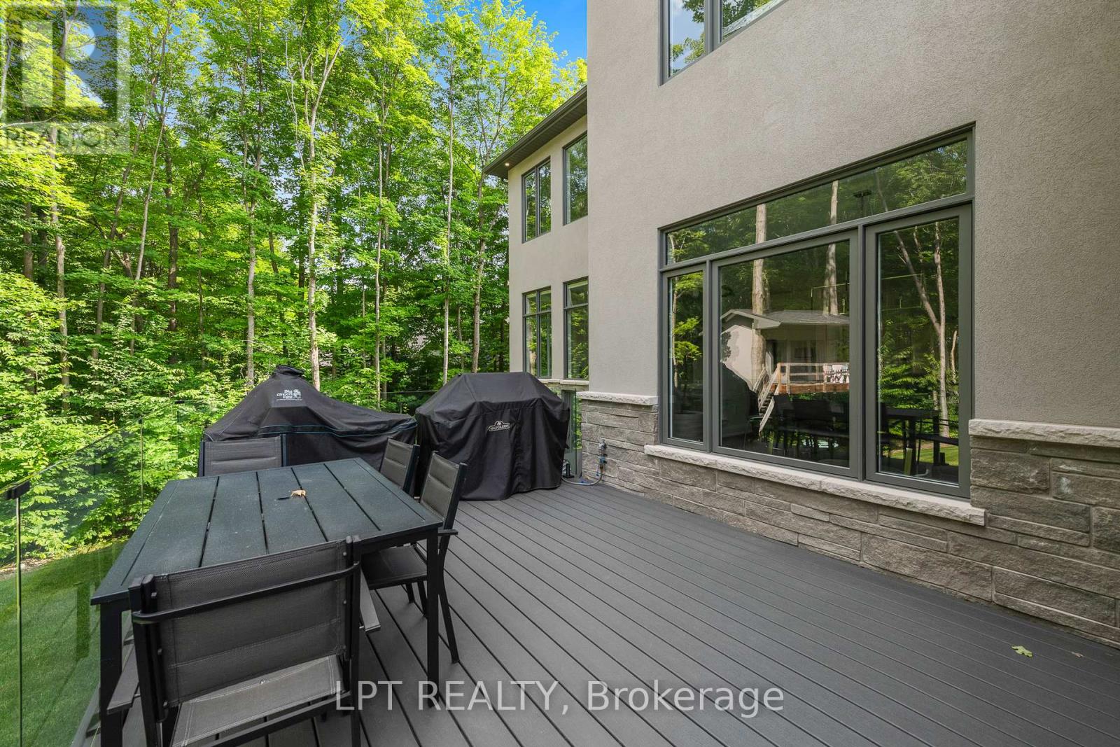 5740 Queenscourt Crescent