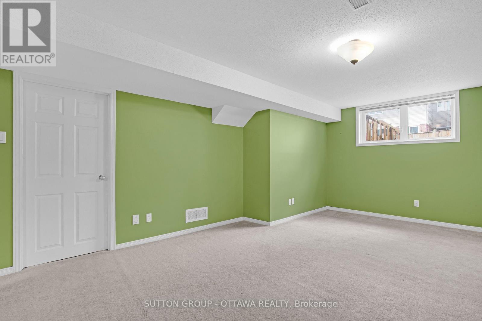 4401 Goldeneye Way