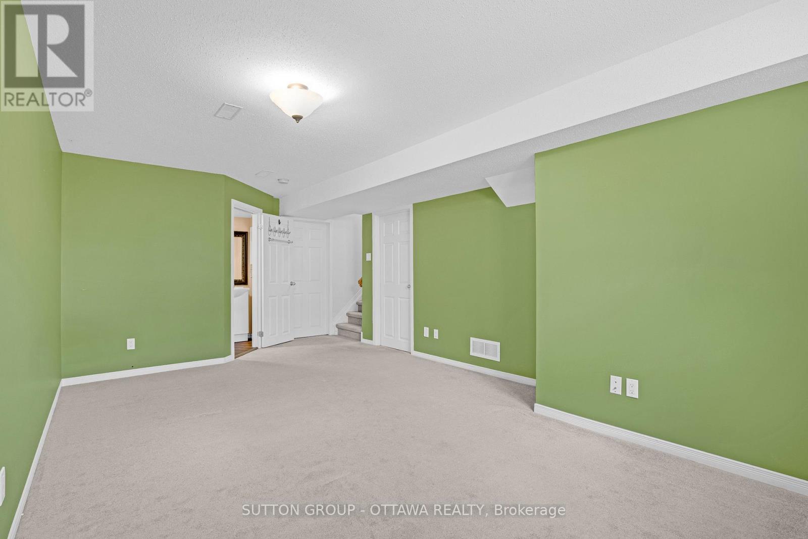 4401 Goldeneye Way