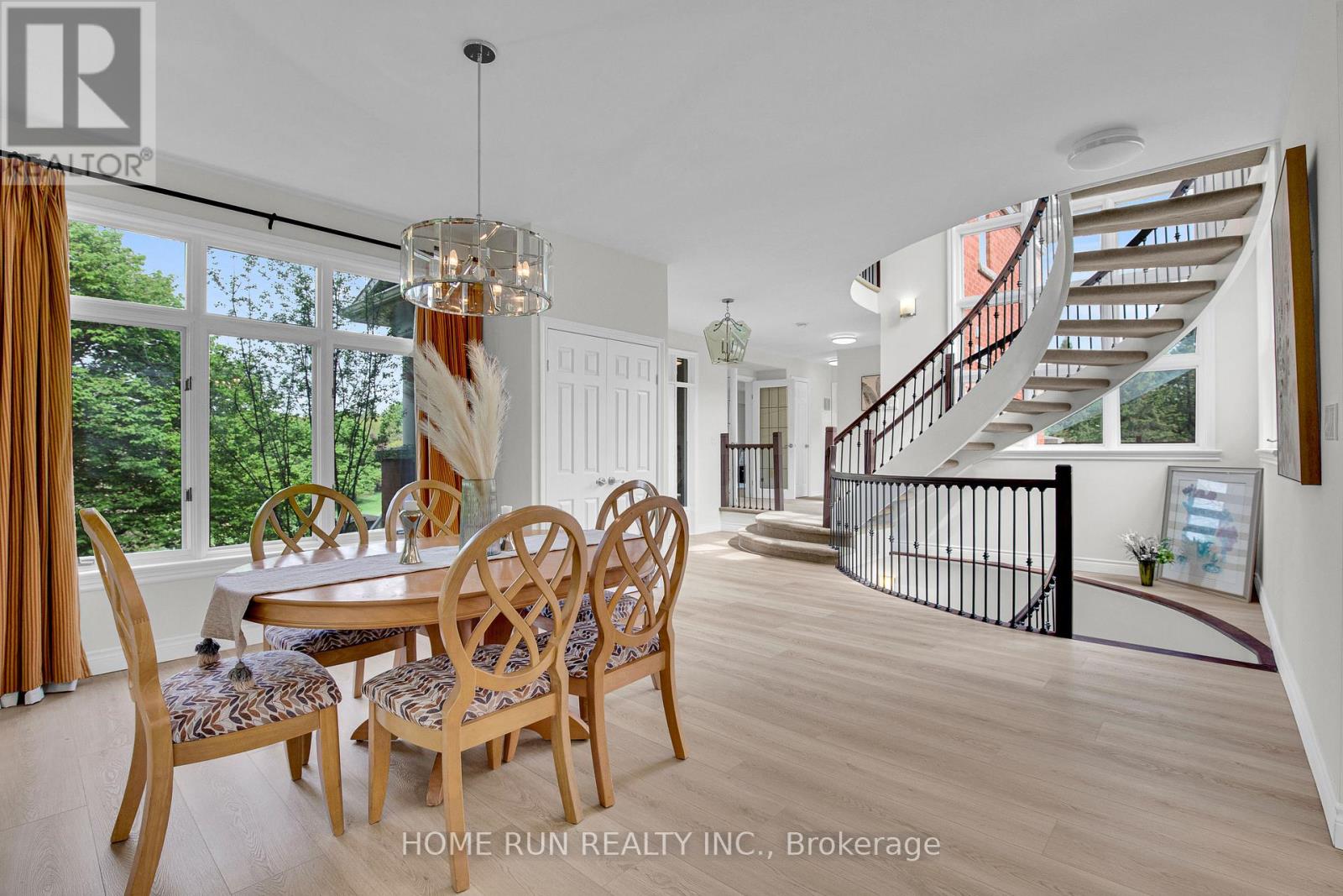112 Lochcarron Crescent