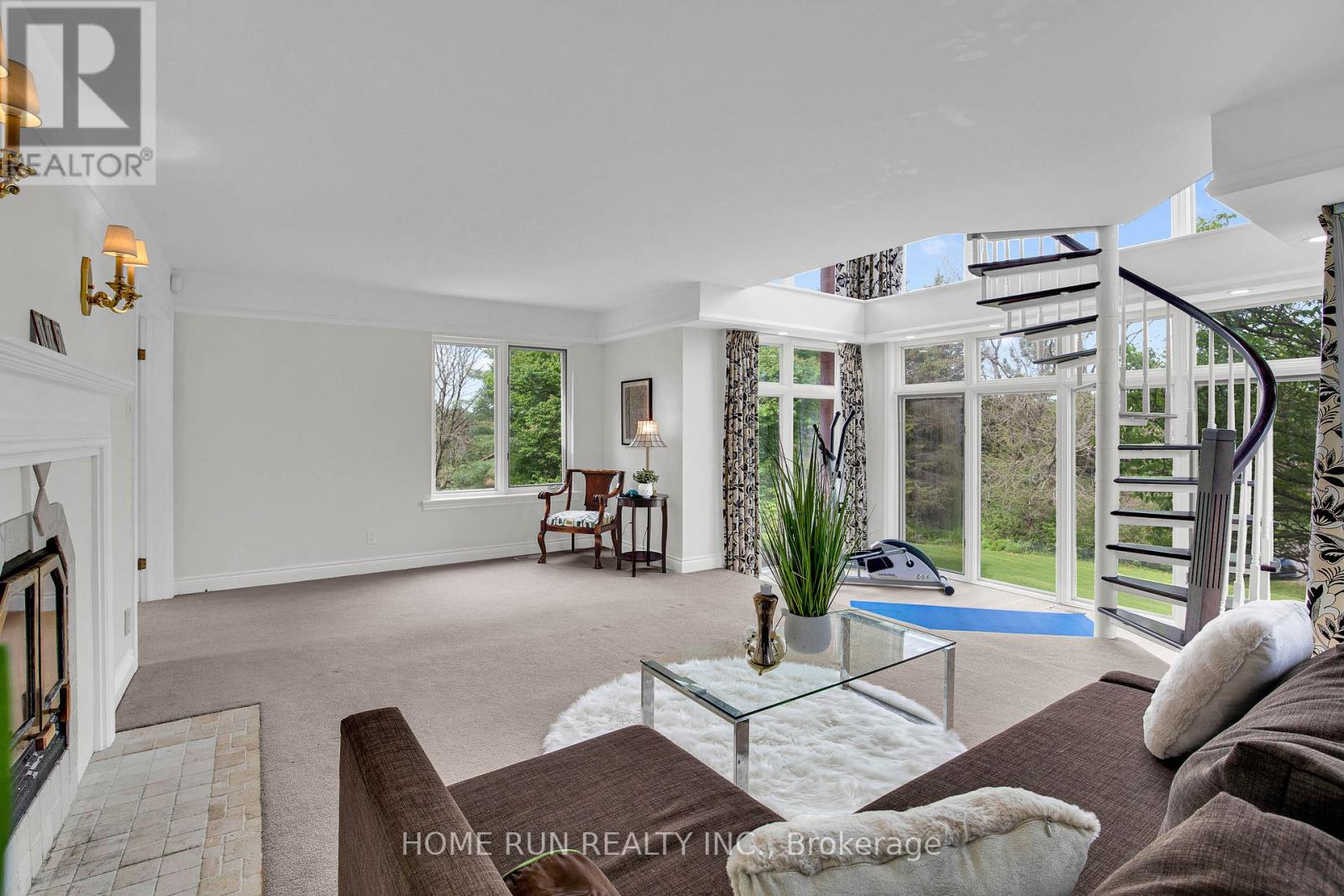 112 Lochcarron Crescent