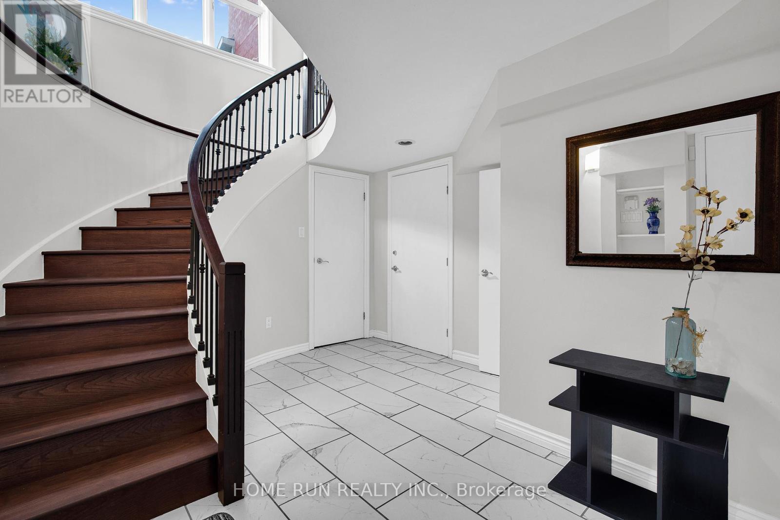 112 Lochcarron Crescent