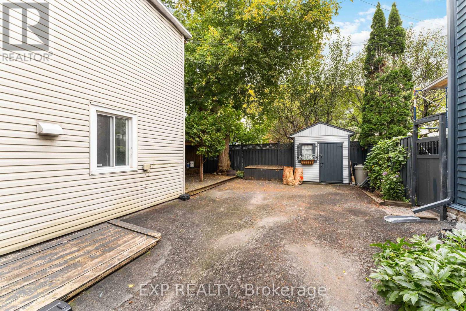 162 King Edward Avenue