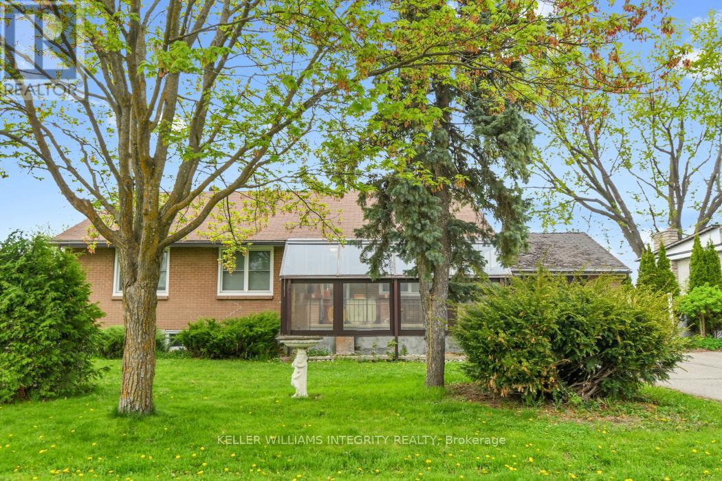 1077 Richard Avenue