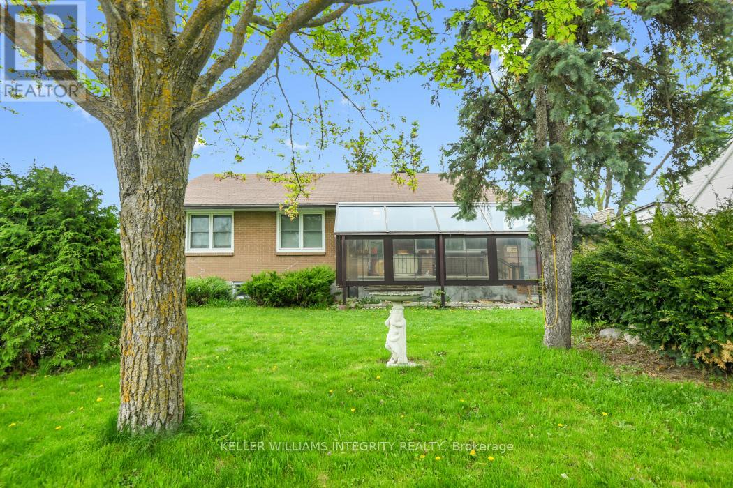 1077 Richard Avenue