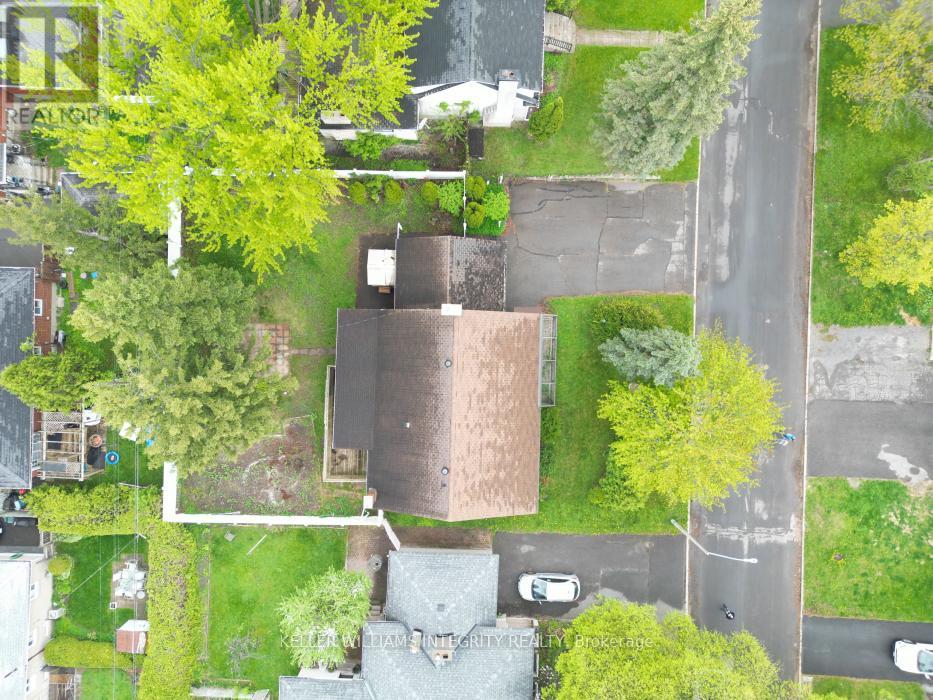 1077 Richard Avenue