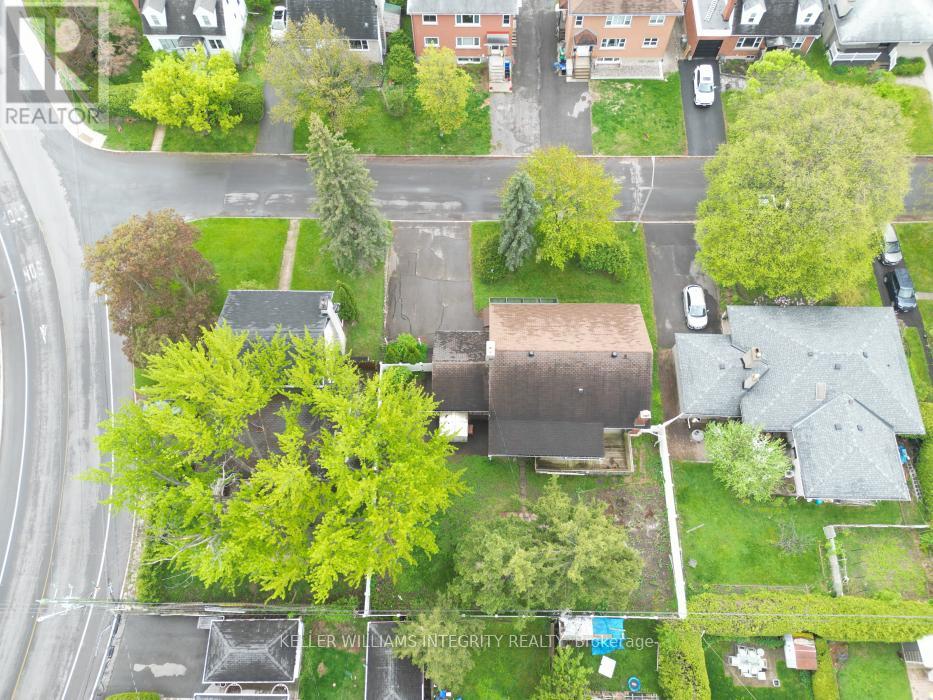 1077 Richard Avenue