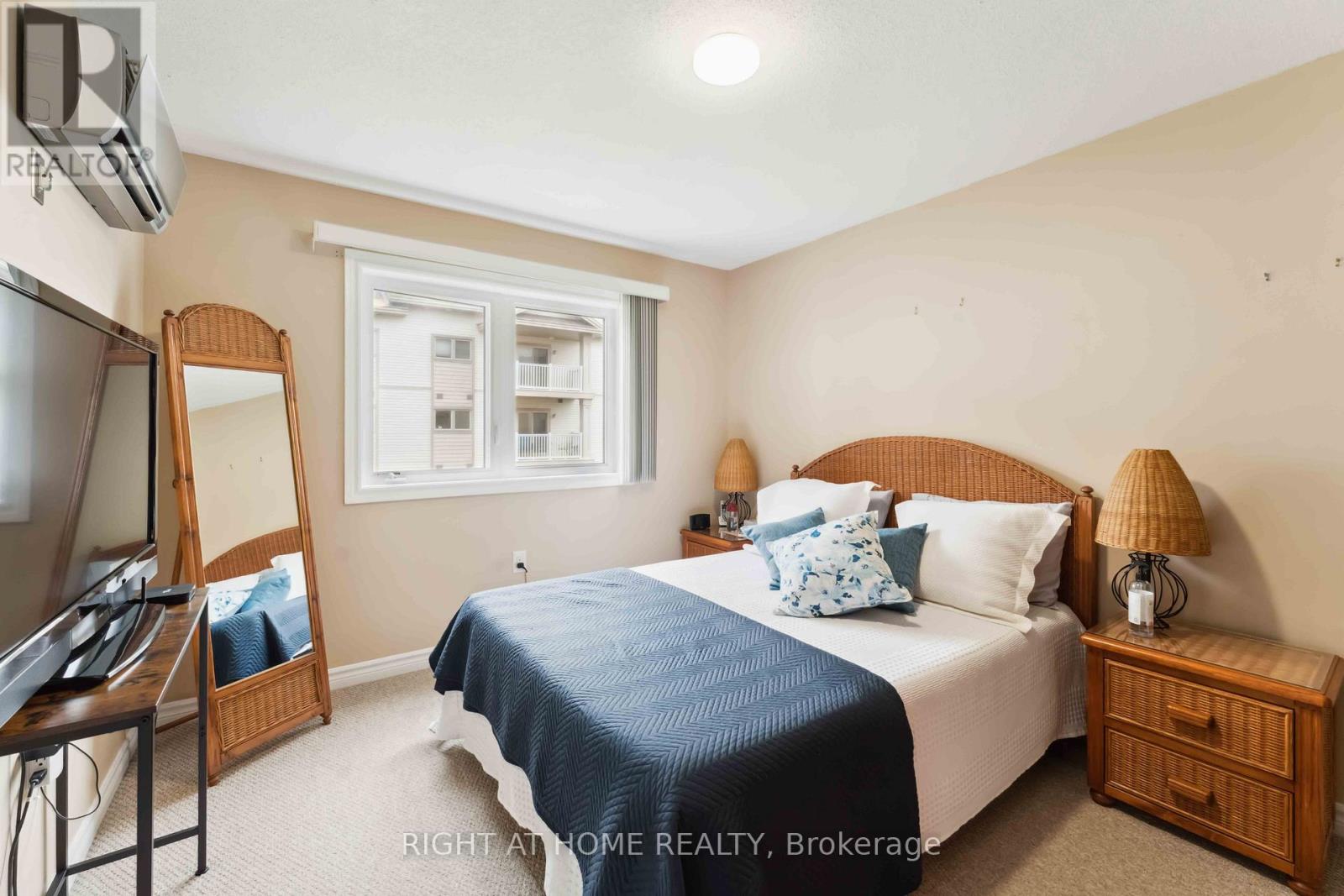 305 - 141 Potts Private