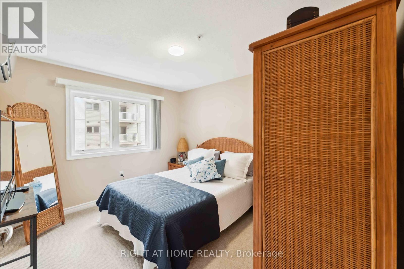 305 - 141 Potts Private