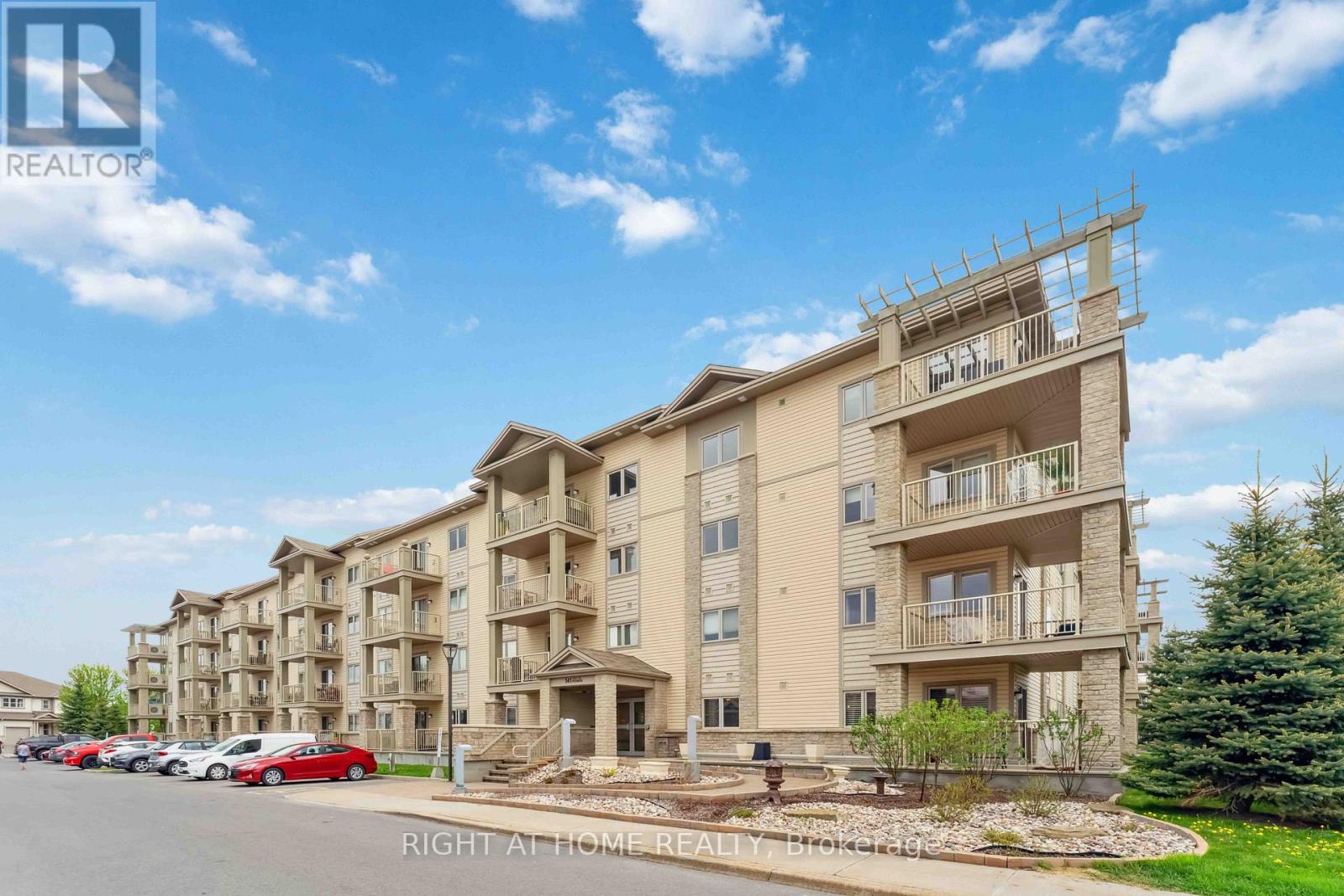 305 - 141 Potts Private