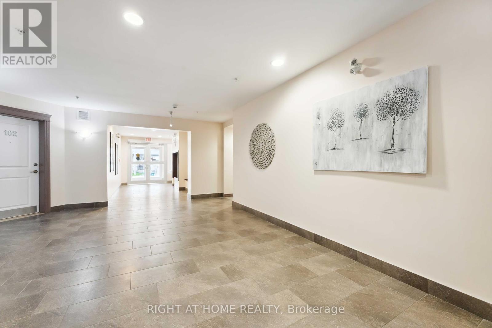 305 - 141 Potts Private