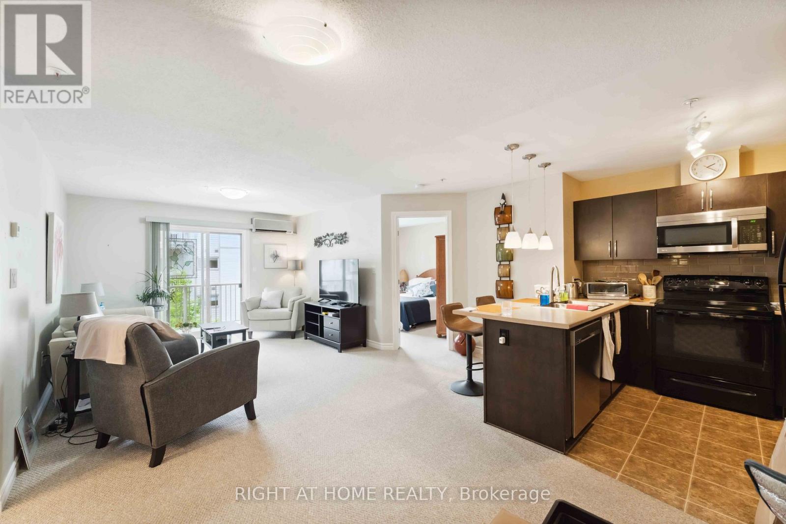 305 - 141 Potts Private