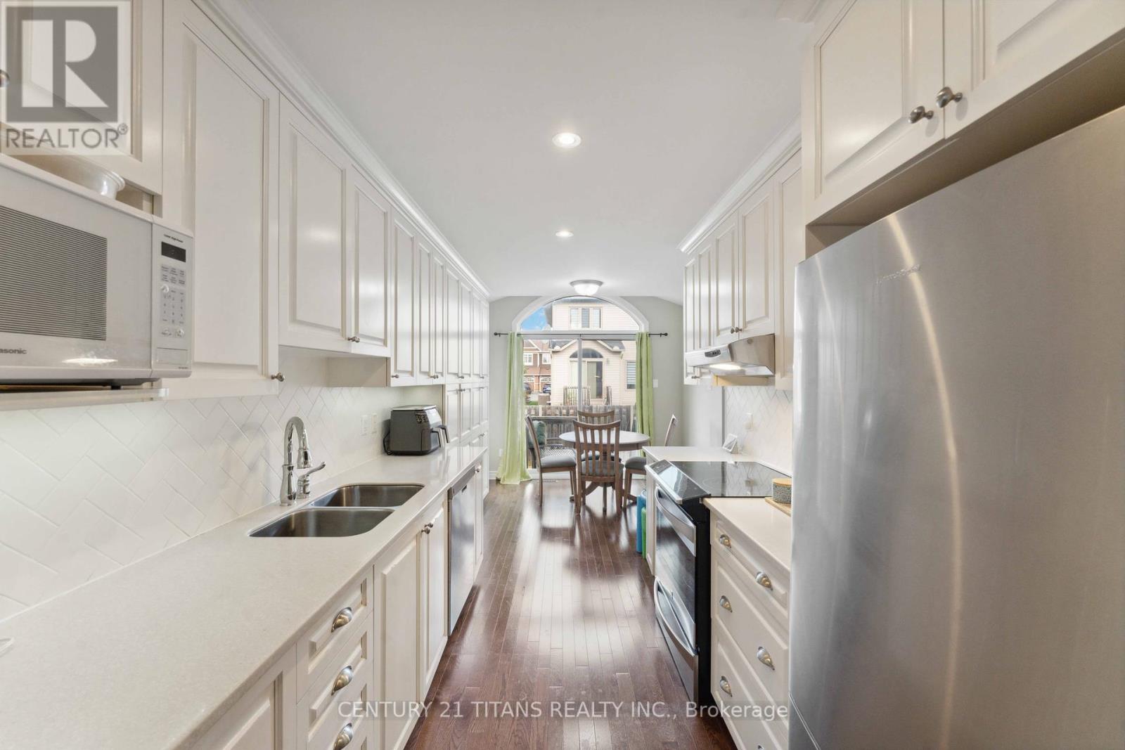 812 Ashenvale Way